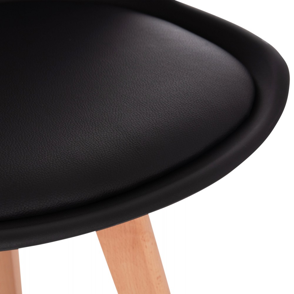 Καρέκλα Gast pp-pu σε μαύρη απόχρωση με ξύλινο πόδι σε φυσική απόχρωση 47x56,6x83