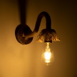 GloboStar® FLEDI 01134 Vintage Φωτιστικό Τοίχου Απλίκα Μονόφωτο 1 x E27 AC220-240V - Μ10 x Π25 x Υ15cm - Μπρούτζινο Σκουριά Μεταλλικό με Μπεζ Σχοινί - 5 Χρόνια Εγγύηση
