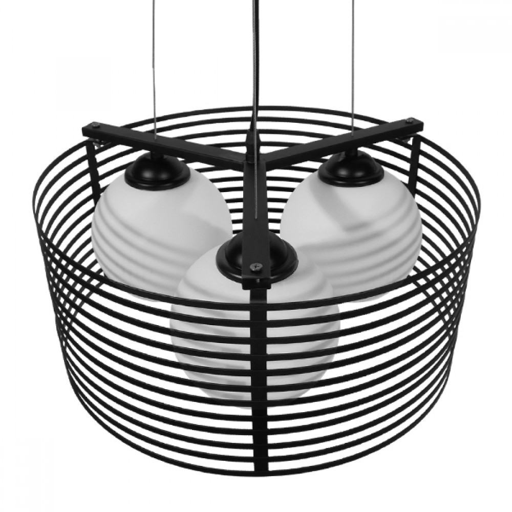 GloboStar® KEVIA 01150 Μοντέρνο Κρεμαστό Φωτιστικό Οροφής Τρίφωτο Μαύρο Μεταλλικό Πλέγμα με Καμπάνα απο Λευκό Γυαλί Φ40 x Y17.5cm