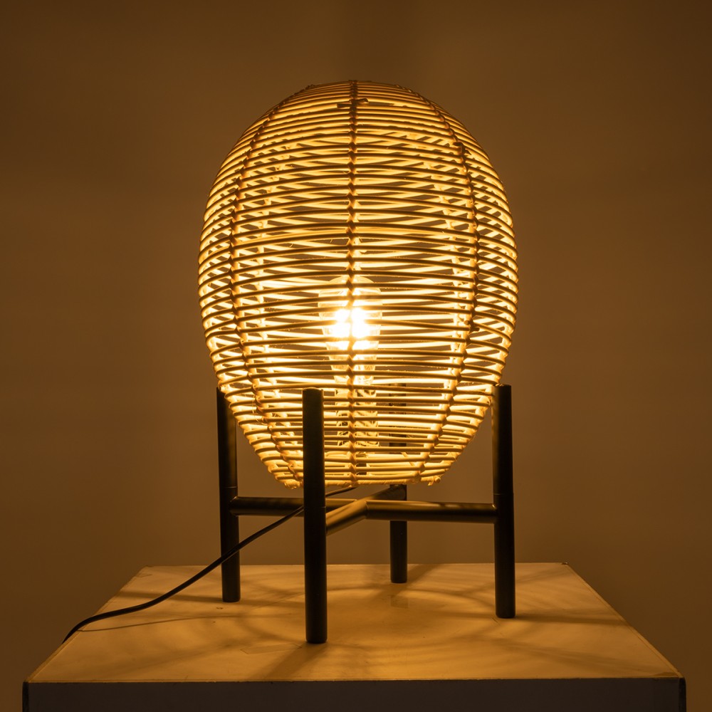 GloboStar® NERINA 02014 Boho Επιτραπέζιο Φωτιστικό Πορτατίφ Μονόφωτο 1 x E27 AC220-240V IP20 - Φ30 x Υ50cm - Μαύρο Μεταλλικό με Μπεζ Ρατάν Καπέλο Πλέγμα - 5 Χρόνια Εγγύηση