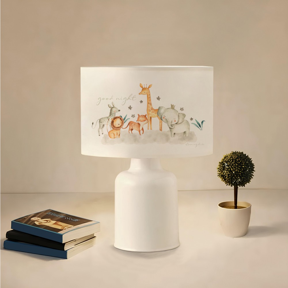 GloboStar® GIRAFFE 204-0026 Παιδικό Eπιτραπέζιο Φωτιστικό Πορτατίφ Μονόφωτο 1 x E27 IP20 Πολύχρωμο Ύφασμα με Λευκό Πλαστικό - Μ24 x Π24 x Υ32cm