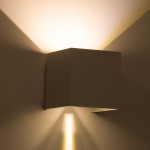 GloboStar® AXIS-S 60560 Φωτιστικό Τοίχου - Απλίκα Αρχιτεκτονικού Φωτισμού Εσωτερικού/Εξωτερικού Χώρου Up & Down LED 10W 1150lm 10 έως 60° AC 220-240V Αδιάβροχο IP65 Μ10 x Π10 x Υ10cm - Θερμό Λευκό 2700K - Λευκό - Bridgelux Chip - 3 Years Warranty