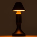GloboStar® LUNNA 76478 Μοντέρνο Επιτραπέζιο Φωτιστικό Πορτατίφ LED 1.5W 105lm 120° DC 5V Επαναφορτιζόμενο με Μπαταρία Li-ion 1800mAh - Διακόπτη Αφής με 3 Εναλλαγές Φωτισμού CCT Θερμό - Φυσικό - Ψυχρό 1500K - 4500K - 6000K Dimmable - D9 x 23cm - Ασημί