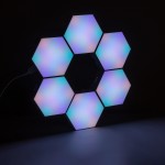 GloboStar® DIGIOCTA 90448 Σετ 6 Ψηφιακων LED RGB Φωτιστικών Κυψελών με Ψηφιακό Controller με WiFi Smart APP & Ασύρματο Χειριστήριο RF 2.4Ghz - LED SMD 5050 9W/Σετ 84PIXEL/Σετ 720lm/Σετ 120° DC 5V με USB 2.0 IP20 Πολύχρωμο RGB - Dimmable - Μ10.5 x Π10.