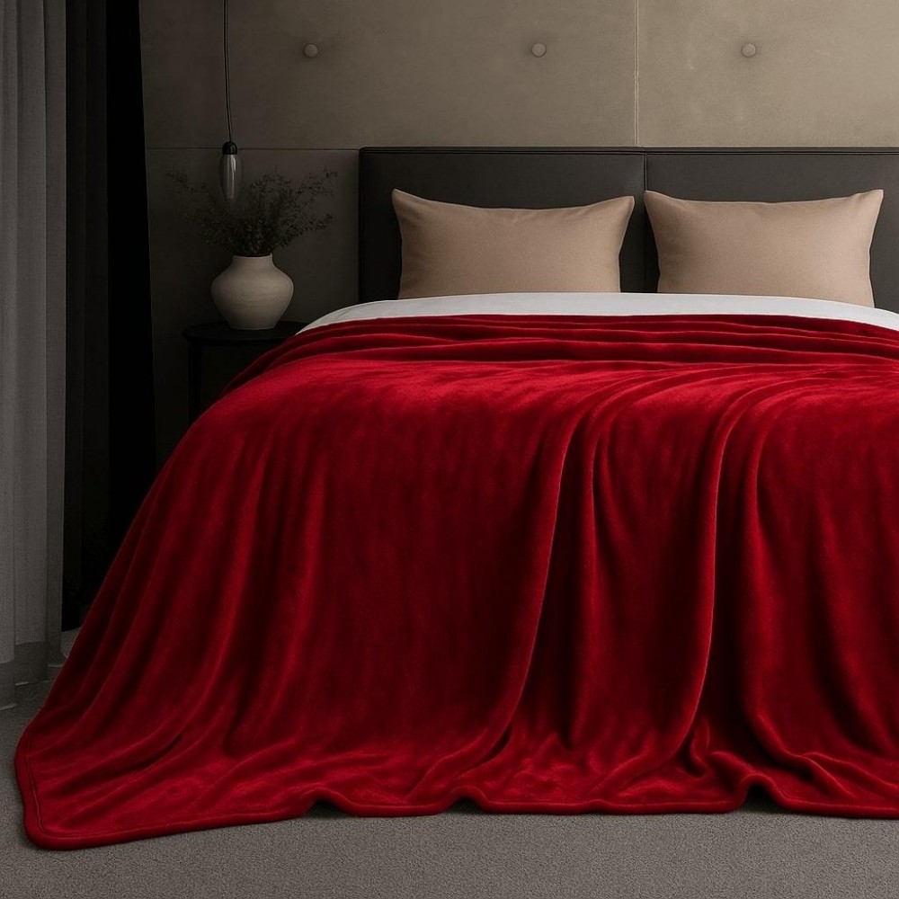 Κουβέρτα υπέρδιπλη κόκκινη βελουτέ από 100% polyester 220x240εκ.