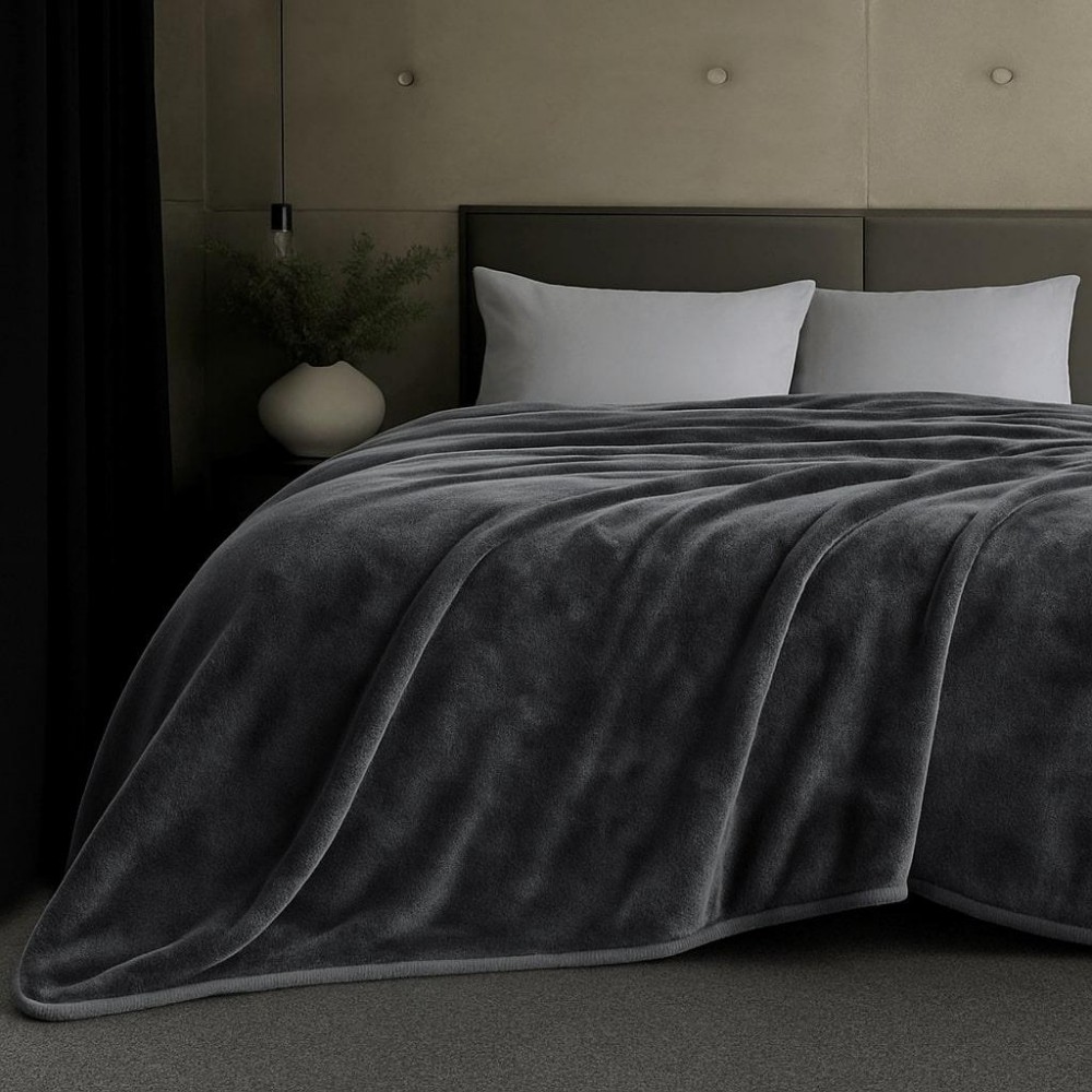 Κουβέρτα υπέρδιπλη γκρι βελουτέ από 100% polyester 220x240εκ.