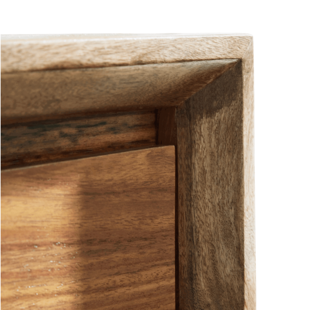 Κομοδίνο Junia